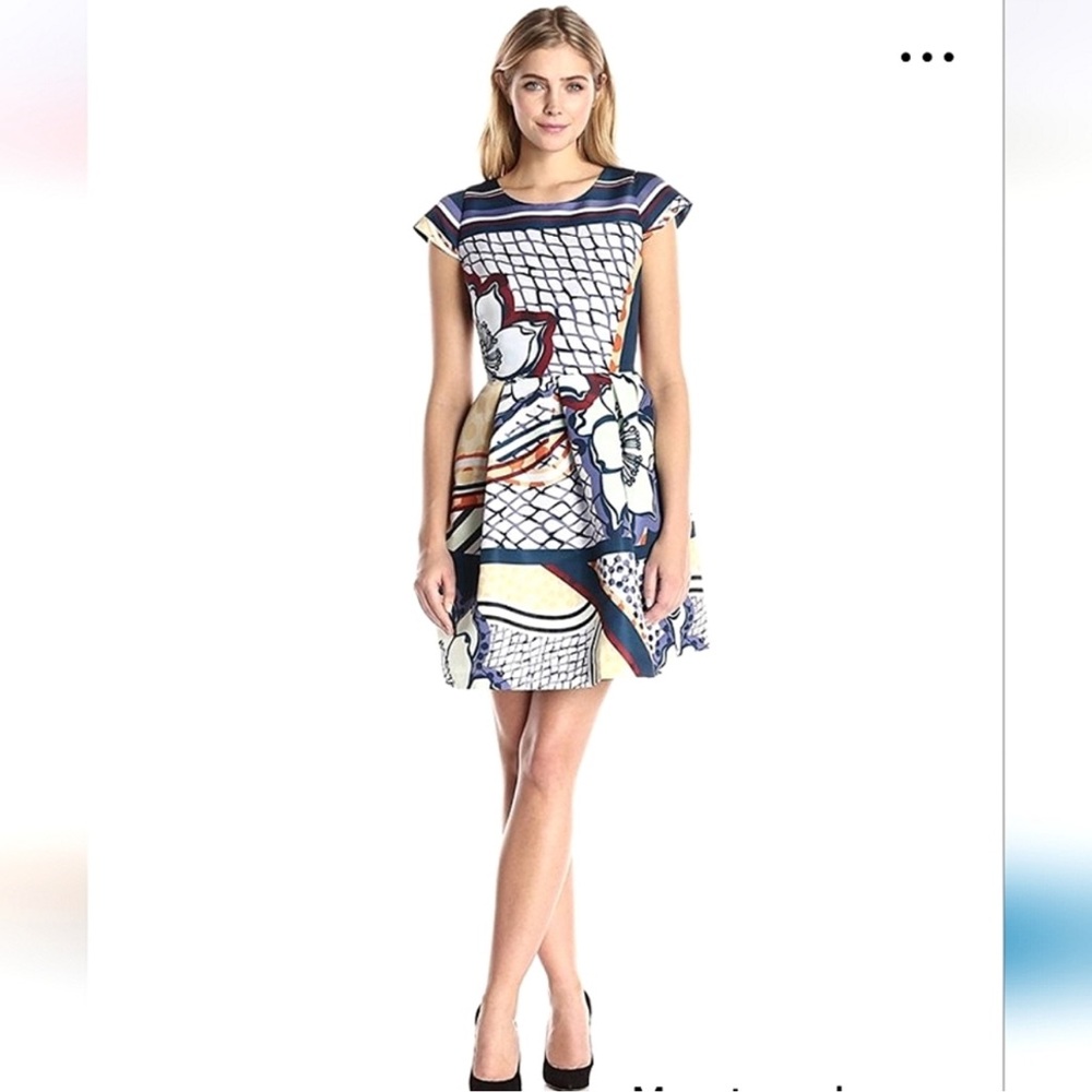 Ted Baker London White and Blue Flutter Sleeve Mini Dress size 4 TB, USA= 8-10. - Picture 2 of 7